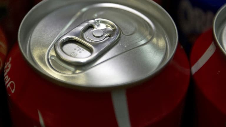 Des canettes de Coca (photo d'illustration)