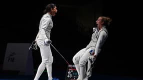 Ysaora Thibus et Pauline Ranvier après la qualification pour la finale olympique du fleuret