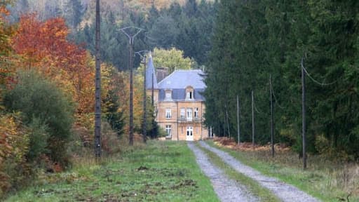 Le château de Sautou, propriété du tueur en série Michel Fourniret