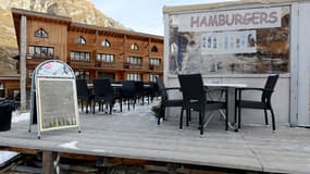 La baraque à frite en bas des pistes de Val d'Isère, que l'ex PDG de L'Oréal voudrait faire fermer, incommodé par l'odeur. 