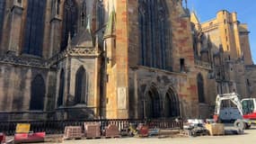 La place de la cathédrale de Colmar (Haut-Rhin) le mardi 17 octobre 2023, à la fin des travaux de piétonnisation du site.