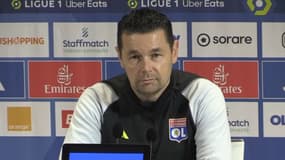 Pierre Sage, nommé coach intérimaire de l'OL lors de sa première conférence de presse