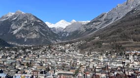 Bormio surplombé par le parc naturel du Stelvio