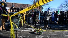 Les Américains se recueillent après la mort d'Alex Pretti, lors d’une manifestation contre la politique anti-immigration de Donald Trump, le 24 janvier 2026.