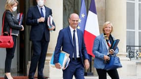 Des membres du gouvernement quittent l'Élysée, après le conseil des ministres du mercredi 26 juin 2021