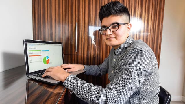Ce Britannique de 16 ans a refusé une offre de plus de 5 millions de livres pour son site internet.