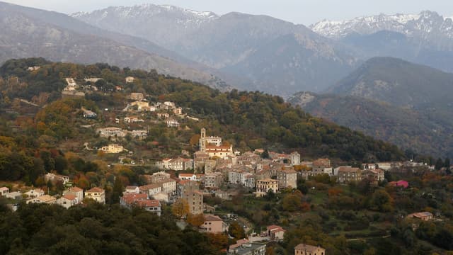 Le village de Vico en Corse.