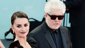 Penelope Cruz et Pedro Almodovar avant la présentation de "Madres Paralelas" au Festival de Venise, le 1er septembre 2021, à Venise