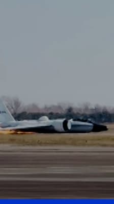  Au Texas, un avion de la NASA atterrit en flammes suite à un problème mécanique" 