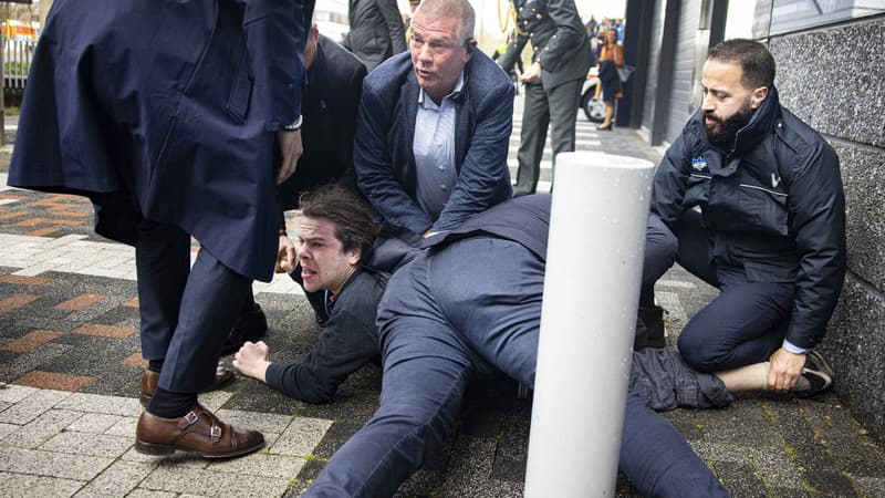 Manifestant interpellé à Amsterdam
