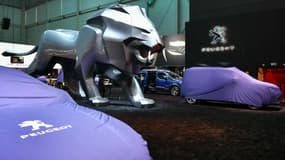 Le Lion géant de Peugeot au salon automobile de Genève.