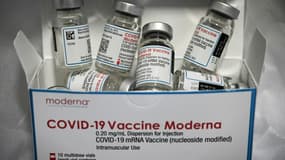 Boîte de flacon contenant le vaccin Moderna