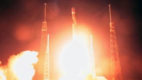 Capture vidéo extraite de la diffusion Web de Space X le 21 février 2019 montre le satellite transportant la sonde spatiale israélienne Beresheet.