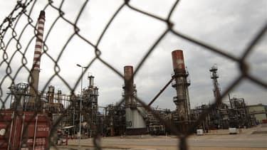 Raffinerie Petroplus de Cressier, en Suisse. Le raffineur suisse, premier raffineur indépendant en Europe, va mettre à l'arrêt trois de ses cinq raffineries de pétrole, invoquant les conditions économiques, la disponibilité limitée du crédit, ainsi qu'un