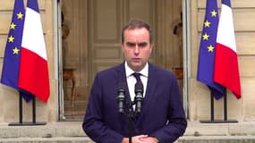 Sébastien Lecornu s'exprime sur le perron de Matignon, le 8 octobre 2025