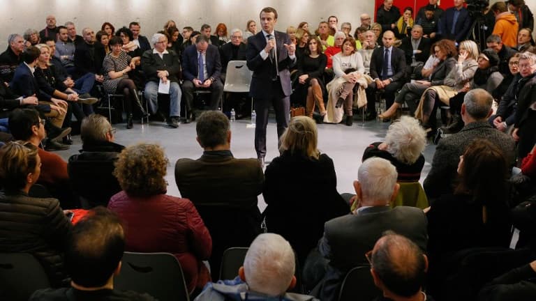 Emmanuel Macron, lors d'un débat avec des habitants de Bourg-de-Péage (24 janvier 2019)