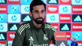 Alvaro Arbeloa en conférence de presse avec le Real Madrid, le 13 janvier 2026.