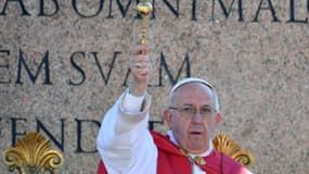 Le pape François lors d'une messe sur la place Saint Pierre au Vatican, le 9 avril 2017