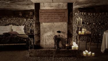 Dans le nuit du 31 octobre au 1er novembre, un lit sera installé dans les Catacombes, au plus près des squelettes.