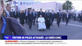 Le pape François quitte Marseille accompagné par le couple présidentiel après sa messe au Vélodrome