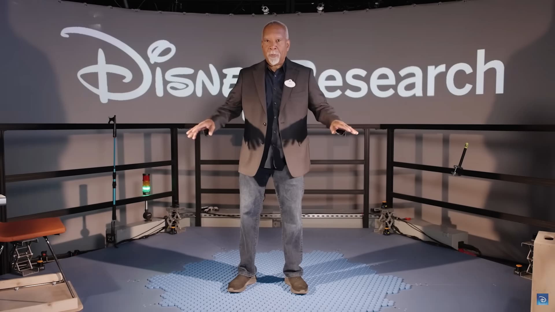 Disney svela un tappeto che permette di camminare “per davvero” nel mondo del metaverso