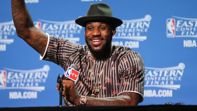 LeBron James tout sourire