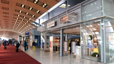 ADP plonge, le projet de privatisation a minima suspendu