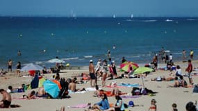 Sur une plage à Cabourg, dans le nord-ouest de la France.