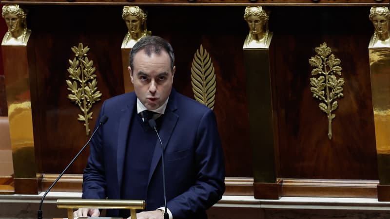 Sébastien Lecornu signe deux décrets de "réforme" de l'Aide médicale d'Etat pour les sans-papiers