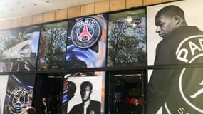 La boutique du PSG sur les Champs-Élysées, à Paris le 16 septembre 2018