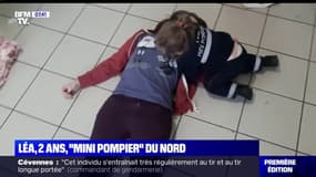 Léa, deux ans et "mini pompier" du Nord