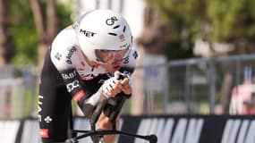 Juan Ayuso lors du premier contre-la-montre du Giro 2025, le 10 mai 2025