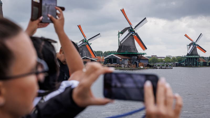 Envahi par les touristes et les tiktokeurs, ce célèbre village des Pays-Bas veut faire payer un droit d'entrée aux visiteurs