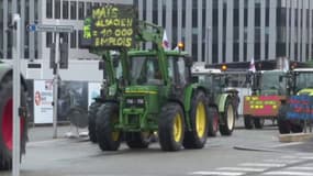 Une centaine de tracteurs défilent devant le Parlement européen à Strasbourg contre la nouvelle PAC