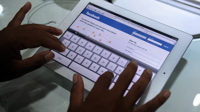 Facebook et Apple voudraient congeler les ovules de leurs employées, pour attirer les femmes dans l'entreprise.