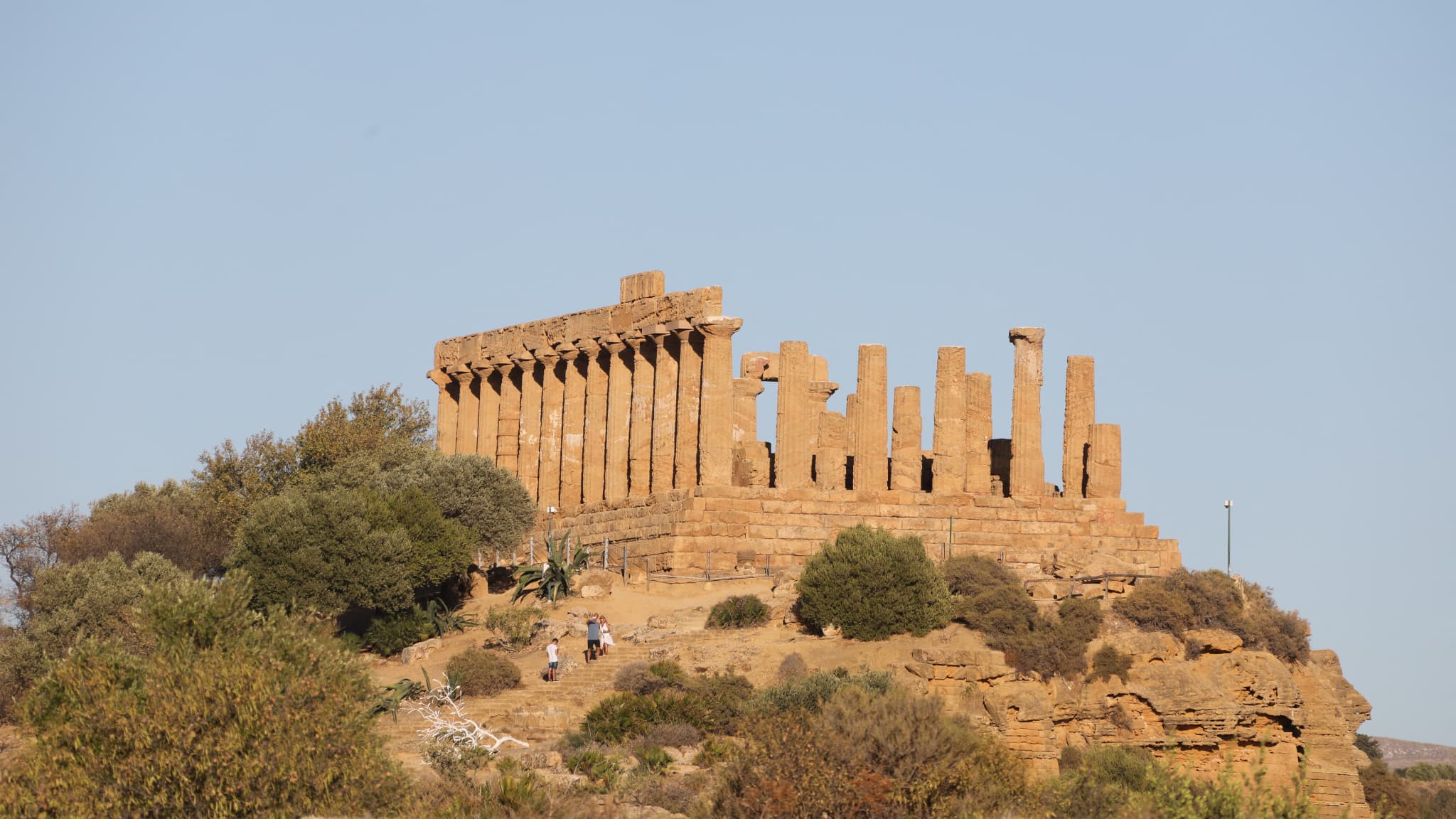 Le temple grec de Junon, construit au Ve siècle avant J.-C., est l'un des sept temples de la Vallée des Temples, le 13 août 2017, à Agrigente, sur l'île de Sicile.