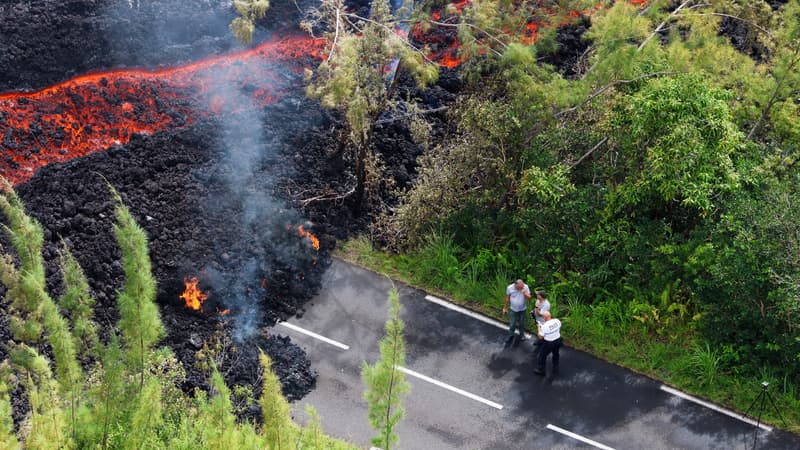 Éruption du Piton de la Fournaise: les images impressionnantes des coulées de lave du volcan qui coupent l'une des principales routes de La Réunion