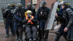 Odile Maurin lors d'une manifestation des gilets jaunes, le 12 janvier 2019