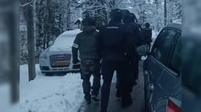 Colonne de gendarmes lors d'une opération de lutte contre un trafic de stupéfiant le mardi 11 mars 2025 dans les Alpes-de-Haute-Provence
