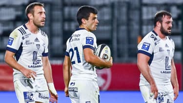 Mathis Galthié ballon en mains avec Colomiers en septembre 2022