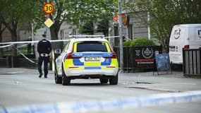 Des policiers, dans le centre d'Uppsala, en Suède, le 29 avril 2025.