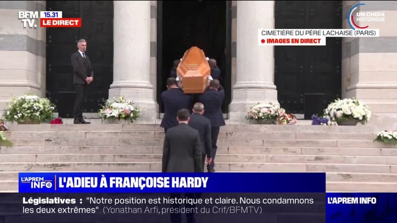 Regarder la vidéo Le cercueil de Françoise Hardy entre dans le crématorium du cimetière du Père Lachaise sous les applaudissements