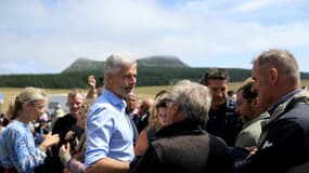 Laurent Wauquiez, président du groupe La Droire républicaine à l'Assemblée nationale, fait sa rentrée politique au mont Mézenc, en Haute-Loire, le 25 août 2025