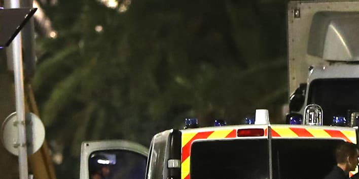 Le camion qui a servi à l'attentat sur la promenade des Anglais, à Nice, le 14 juillet 2016.