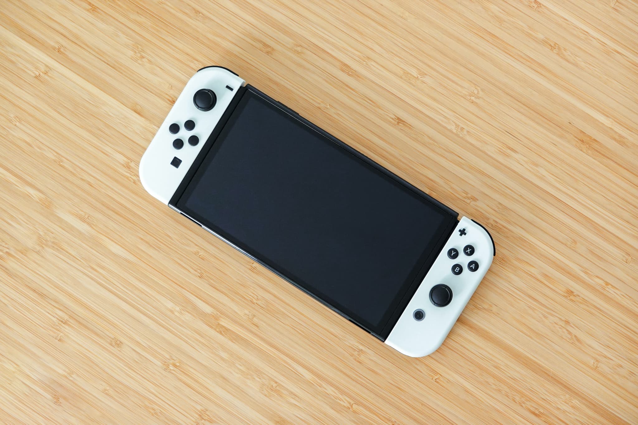 La Nintendo Switch OLED est disponible