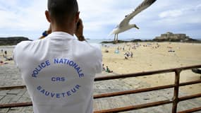 297 CRS maître-nageurs sont déployés sur les plages.