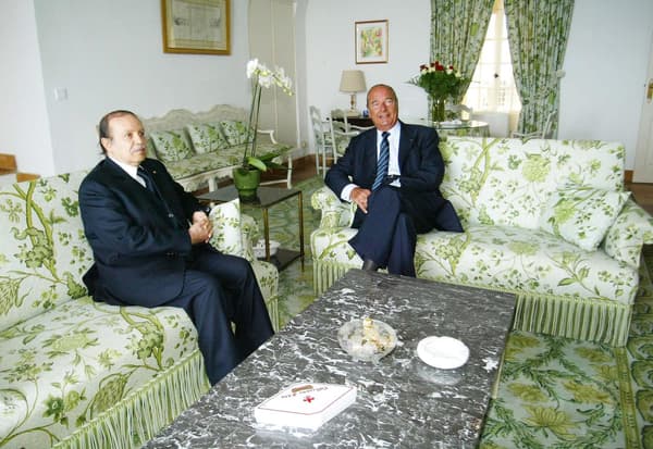 Jacques Chirac et Abdelaziz Bouteflika dans l'un des salons du fort. 