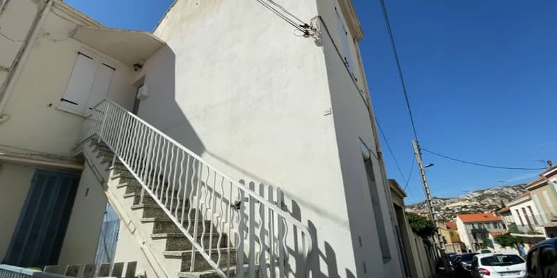 Le logement d'un couple de deux retraités est occupé illégalement depuis bientôt deux ans et demi à Marseille.