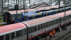 Au premier plan, un train OeBB, à Munich (PHOTO D'ILLUSTRATION)