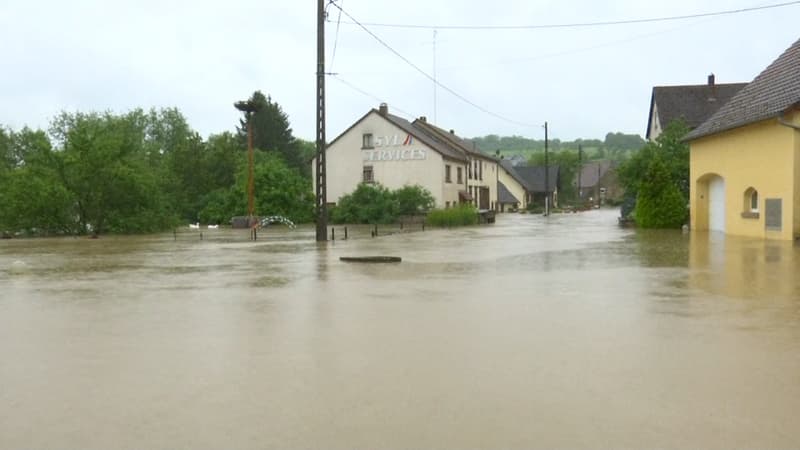 La commune d'Oermingen (Bas-Rhin) touchée par des inondations. 